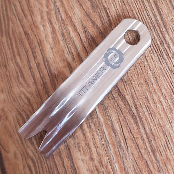 TITANER Mini clavadora de titanio