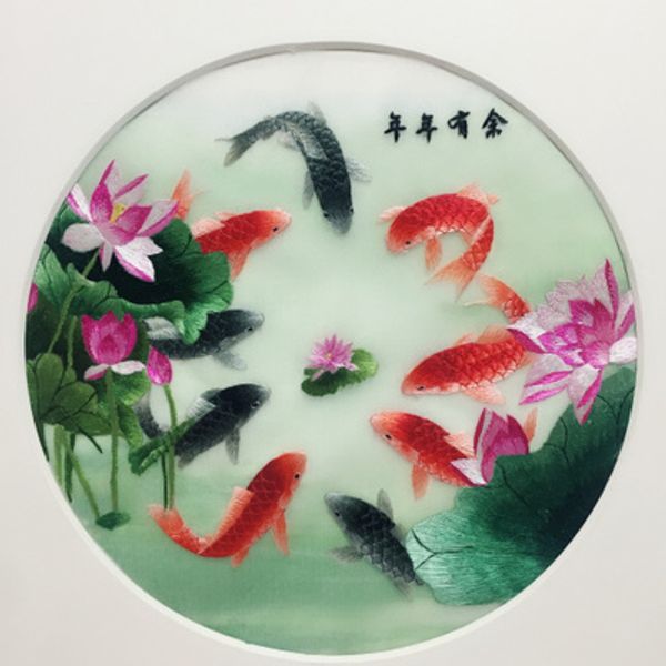 

round 20cm suzhou hand embroidery fish patterns double- side finished works for bag clothing hand fan painting decoration ornaments etc