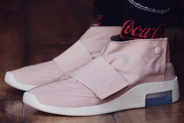 

Top Quality Fear of God 1 MID Moccasin Pink Mens Shoes FOG Black Air Boots Basketball Shoes Sports Zoom luxury Womens Designer Sneakers