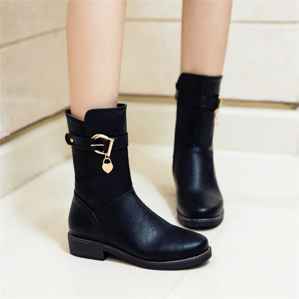 

oversized fashion of women's boots with round head and leg, short barrel, low heel, side zipper and buckle, Black