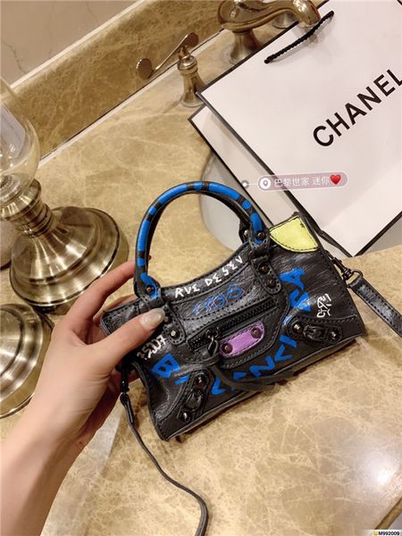 

2019 brand new tyle women fa hion houlder bag women utra recreational bucket bag cla ical co metic bag retro handbag 002