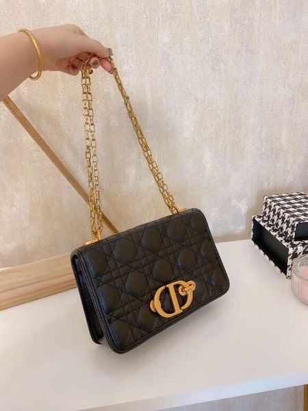 

2019 new women's chain shoulder crossbody bag diagonal leisure fashion letters small square trendy handbags bolsa feminina