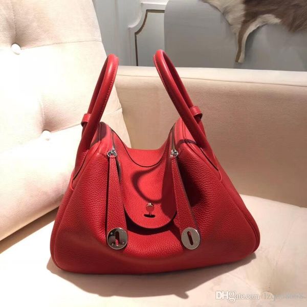 

the most high-end style of 2019, the body is equipped with double zipper, pillow bag, very fashionable