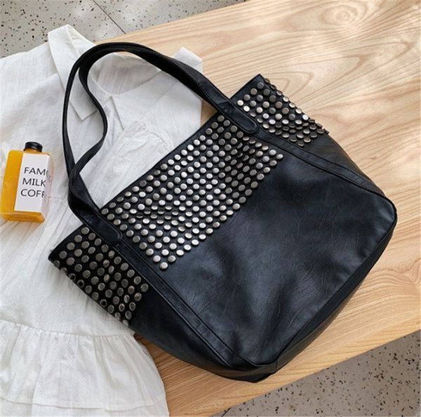 

fashionable rivet large capacity shopping bag fashionable lady carry large bag on one shoulder ph-cfy20041020