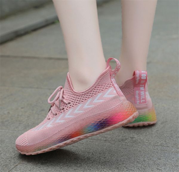 Baratos 2019 Novas sapatilhas das senhoras s verão respirável jardas selvagens moda Leve casuais sapatos femininos atacado
