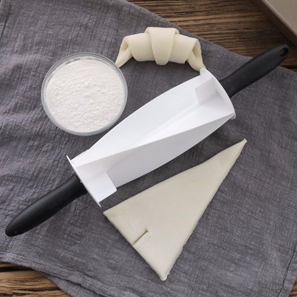 

plastic handle rolling cutter for making croissant bread dough pastry knife wooden handle baking knife kitchen baking tool