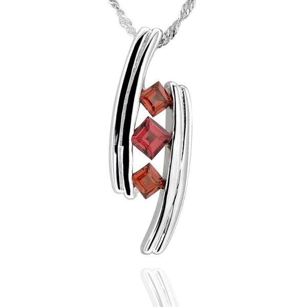 

sterling silver cube shaped garnet 3-stone pendant necklace 17" chain