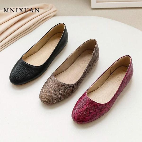 

mnixuan comfortable slip on loafers women flat shoes 2020 new round toe snake print shallow casual ladies flats red big size 44, Black