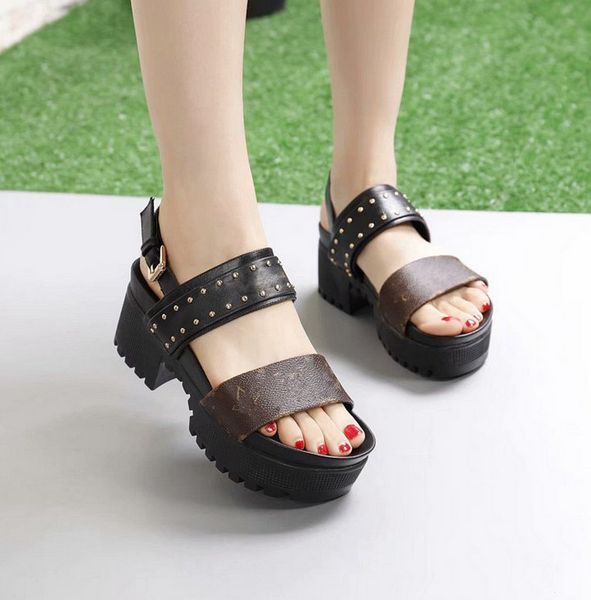 

designer luxury casual sandals slippers loafers espadrilles slides sneakers shoes nomad laureate platform sandal, Black