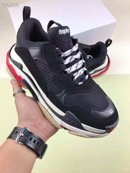 

Мужчины Женщины Повседневная обувь Мода Роскошные дизайнерские кроссовки Paris 17FW