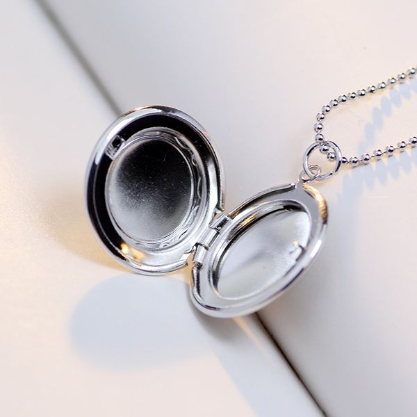 

women vintage picture locket round p pendant chain necklace openable, Silver
