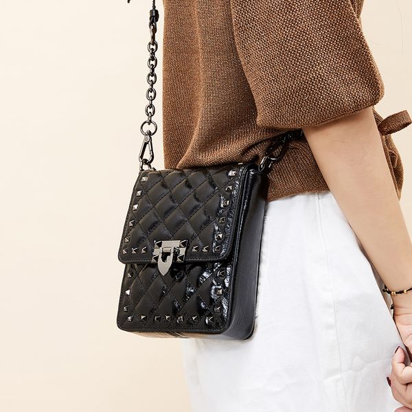 

заклепка цепи малого crossbody сумка для женщин 2020 плеча сумки lady роскошных сумок из натуральной кожи сумки женщин новой