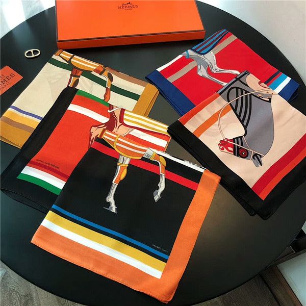 

Стильный и элегантный женский многофункциональный маленький квадратный шарф классический узор с узором лошади 50 * 50см без коробки