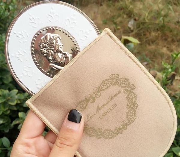 

New laduree le merveilleu e miroir de poche hand mirror vintage metal holder pocket co metic makeup mirror with carry bag retail package