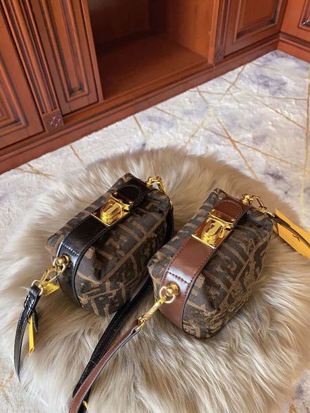 

new 2020 vintage presbyopic handbag fashion one shoulder oblique cross bag female boston messenger bags girls women luxury women handbags