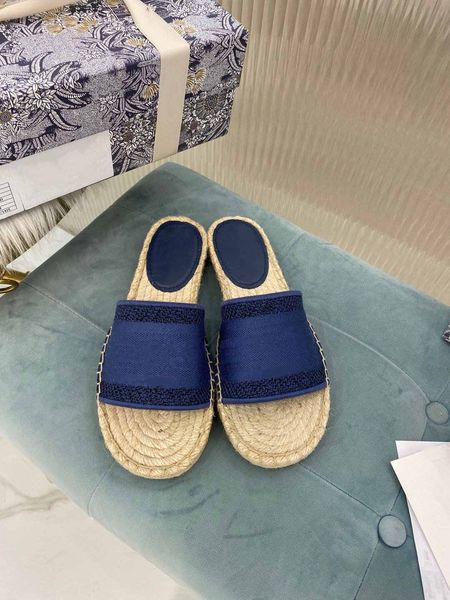 

2019 paris luxury designer quite nice summer sandals beach slide slippers ladies flip flops loafers print leather solid color 35-41 with box, Black