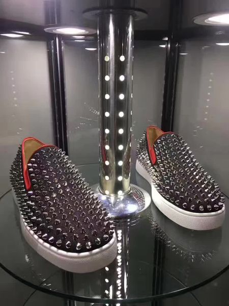 

настоящее фото,оригинальная коробка]красное дно повседневная ходьба женщины мужчины скольжения на / джинсовые / шипы мокасины обувь свадебн, Black