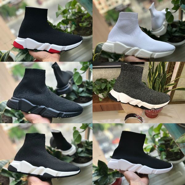 

2019 designer walking speed shoes trainer oreo triple black white red flat fashion socks boot men women casual sneakers