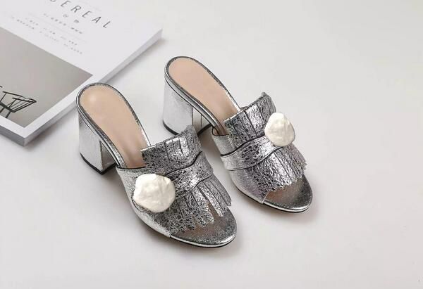 

лучшие качества новые натуральные кожаные дизайнерские сандалии красный черный