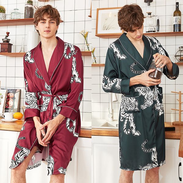 

2019 men spring and autumn period and the new long robe male man long pajamas bathrobe silk robe leisurewear, Black;brown