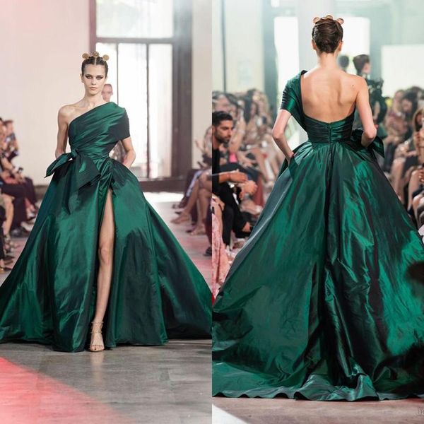 ELIE SAAB Dunkelgrüne One-Shoulder-Abendkleider in A-Linie, rückenfrei, Sweep-Zug vorne, geteilt, rotes Teppichkleid, Rüschen, formelle Partykleider 330 330