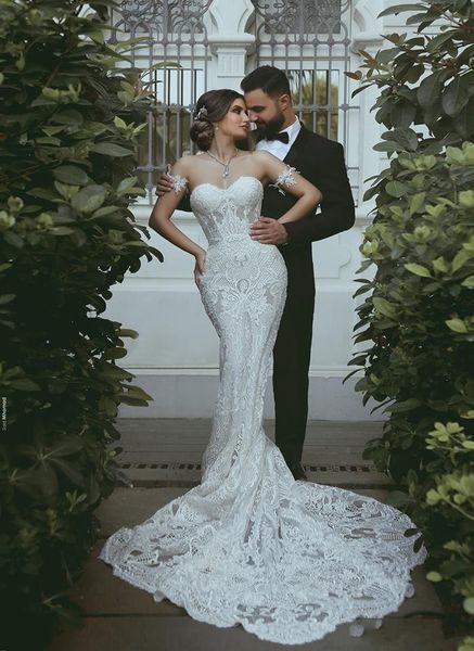 

2020 new modern arabic mermaid wedding dresses sweetheart illusion lace appliques court train plus size open back bridal gowns vestidos, White