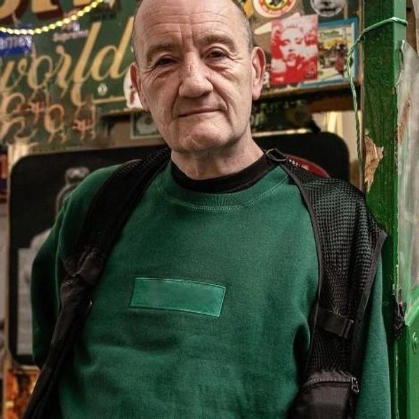 

18fw + 15fw толстовка с капюшоном лого crewneck вокруг шеи свитер толстовка вокруг шеи свитер мужчины женщины box логотип 9 цветов свитер hf, Black