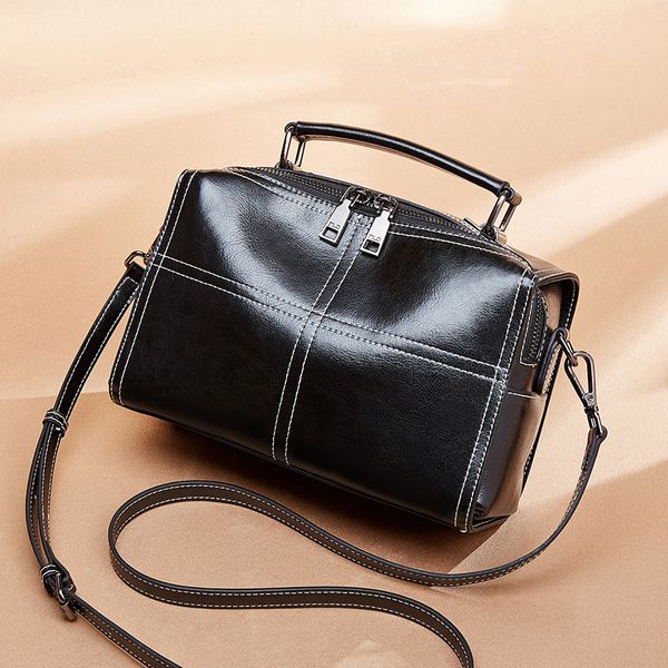 

black leather handbag retro 2020 new design classic one shoulder diagonal small bag ladies casual portable small square bag 282