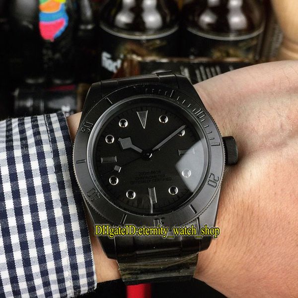

heritage black bay m79230dk-0008 black dial automatic mechanical mens watch pvd steel black case 316l steel band luxury watches, Slivery;brown
