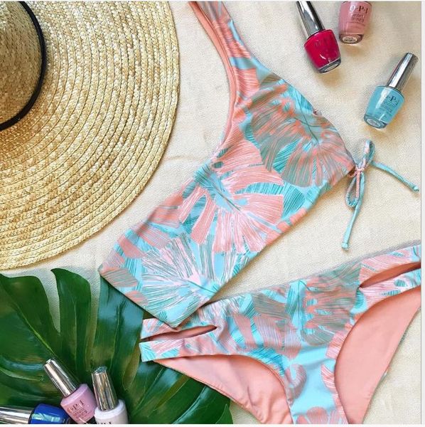 

женкий оделнй кђпалнй ком, одноонное бикини Ѭиђнком на бѬеел, инд