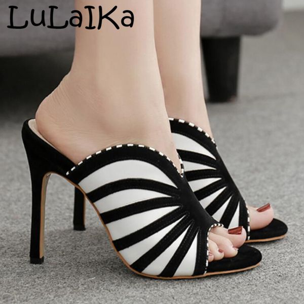 

2019 summer new high-heeled fashion black and white striped color matching fish mouth shoes wild ladies casual sand drag