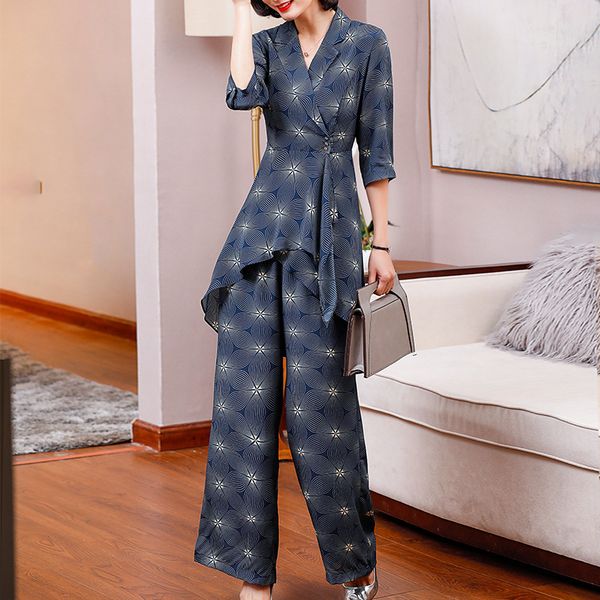 

2020 summer new women's commuting european and american brand printed silk suit and two-piece silk set, White;black