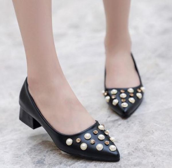 

2019 women's shoes in spring and autumn with new style middle heel coarse heel pointed end rivet @63, Black