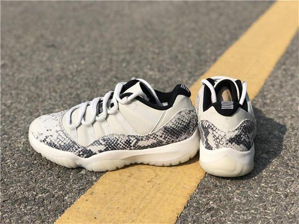 

release 11 low se snakeskin white grey men basketball shoes real carbon fiber cd6846-002 light bone authentic sneakers size 7-13