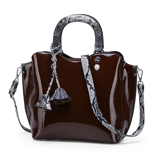 

on the new retro women's bag 2020 fashion shiny serpentine handbag simple shoulder diagonal bag
