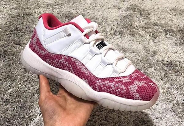 

low pink wmns 2019 11 prom night basketball shoes 11s space jam bred concord gym red real carbon fiber xi sports shoes 36-47