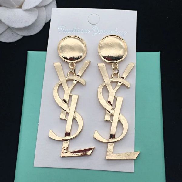 

2019 Designer Stud Earrings Letters Ear Stud Earring Famous Brand Jewelry Accessories Gift for WomenWedding Gift006
