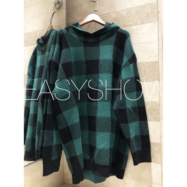 

cashmere sweaters, women wearing traditional letters, long-sleeved sweaters and tights, Black