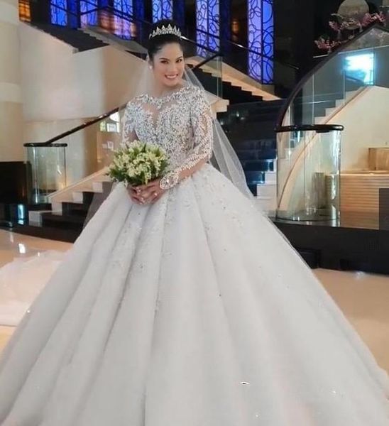 

специальная ссылка для друга, чтобы заплатить за свадебное платье и вуаль, White