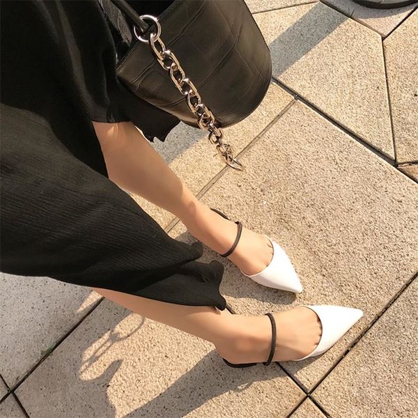 

остроконечные плоская женская мода лета 2019 новый носок одежды прохладных перетащить девушка женщины в половине тапочек y200624, Black