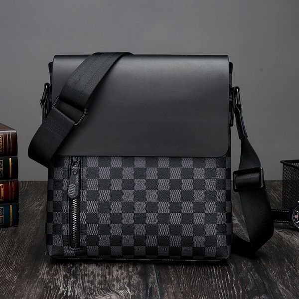 

2020 new the new man leather shoulder clamshell fashion leisure bag messenger bag men's leather satchel across the tide