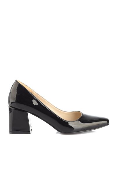 

trendyol japanned leather women 's classic high-heeled shoes takss20to0193, Black
