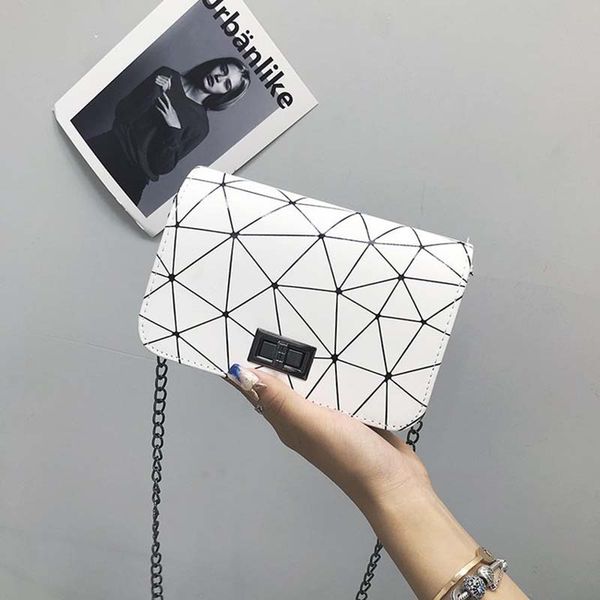 

women fashionable shoulder bags 2020 new korean version of the messenger bag handbag chain wild crack printing wild shoulder bag