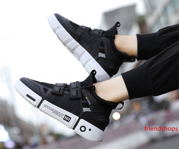 

2020 selling fashion designer shoes triple s sneakers cool sole stitching wild sneakers three color men running outdoor shoes