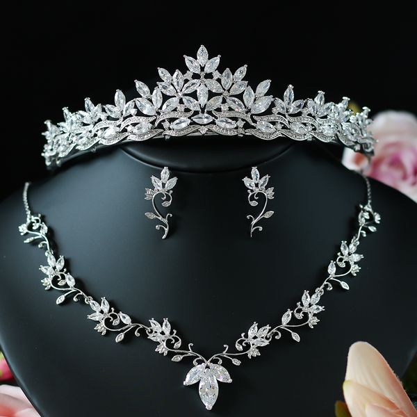 

clear brilliant crystal zircon earrings and necklace jewelry set wedding dress accessaries, White