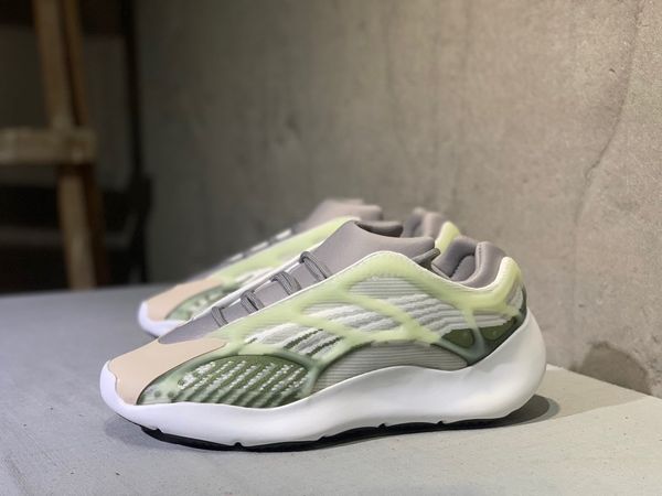 

men's new low-retro-casual running shoes for spring 2020, comfortable and luminous, running shoes, simple and cool
