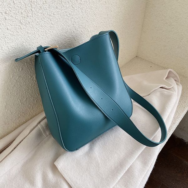 

large capacity casual women's totes designer wide strap ladies buckets bag luxury soft pu leather women shoulder crossbody bag