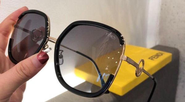 

new 2019 vintage polarized sunglasses have cool color film for both men and women, White;black