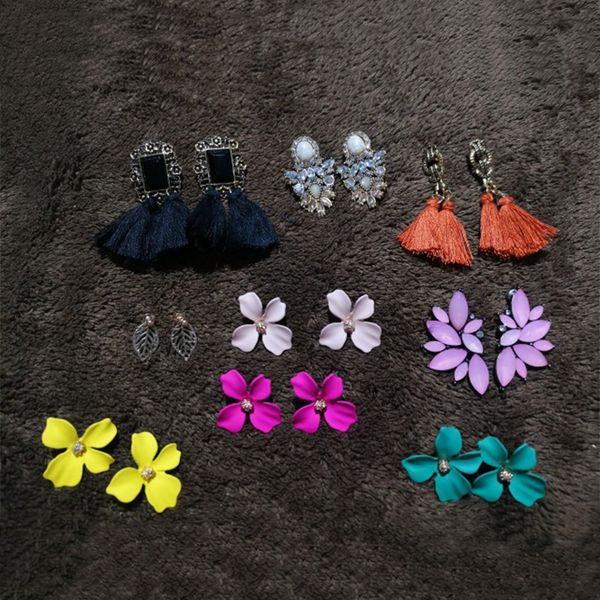 

New Fashion Stud Earrings For Women Classic Trendy Cute Lovely Flower Or Crystal Earrings Wholesale