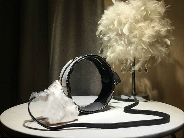 

2019 brand fashion luxury designer woman bags designer luxury handbags purses fashion transparent round shoulder bag black-white color #152